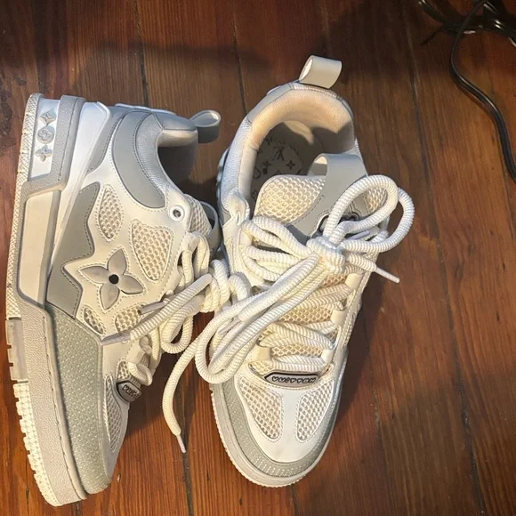 Louis Vuitton White and Gray Men's Sneakers - Picture 9 of 9